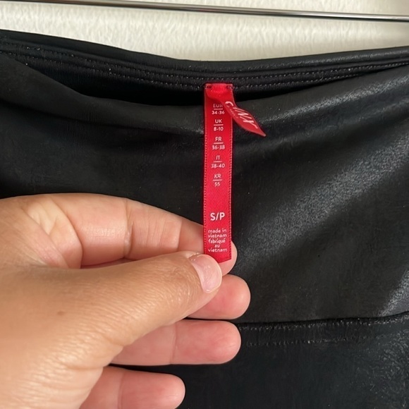 Spanx Faux Leather Leggings Size Small - Picture 3 of 8